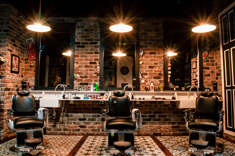 Barbershop Interieur mit Friseurstühlen