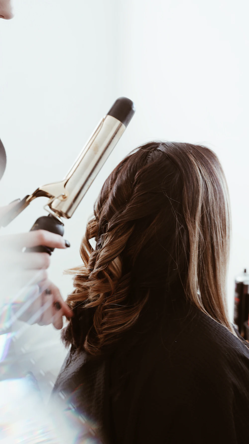 Haarstyling mit Lockenstab